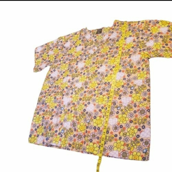 T.D. SCRUBS XL FLOWER/BUTTERFLY/HEART SCRUB/UNIFORM TOP with TAGS - Picture 5 of 15